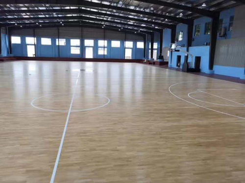 籃球場館運(yùn)動木地板考慮的因素有哪些